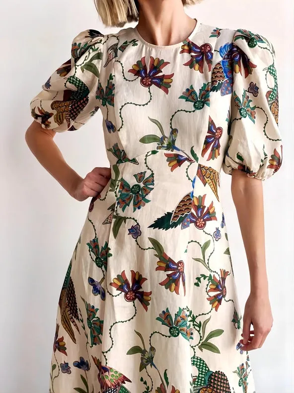 Bird-Print Slim-Fitting and Versatile Dress